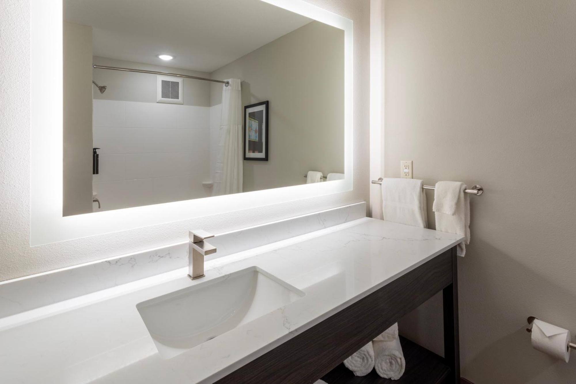 Grandstay Hotel & Suites Algona Экстерьер фото